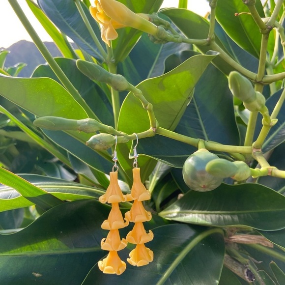 Puakenikeni Thai Clay Lei 4 Tier Drop 925 Sterling Silver Pierced Dangle Earring - Picture 3 of 6